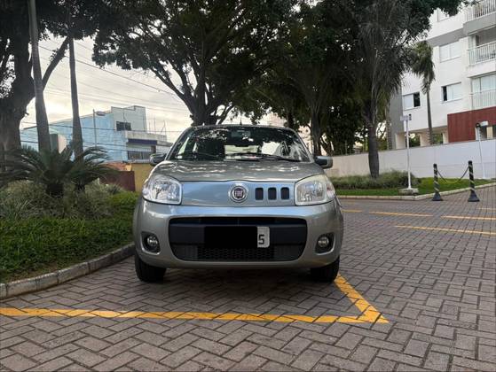 FIAT UNO 1.0 EVO VIVACE 8V FLEX 4P MANUAL FIAT UNO 1.0 EVO VIVACE 8V FLEX 4P MANUAL